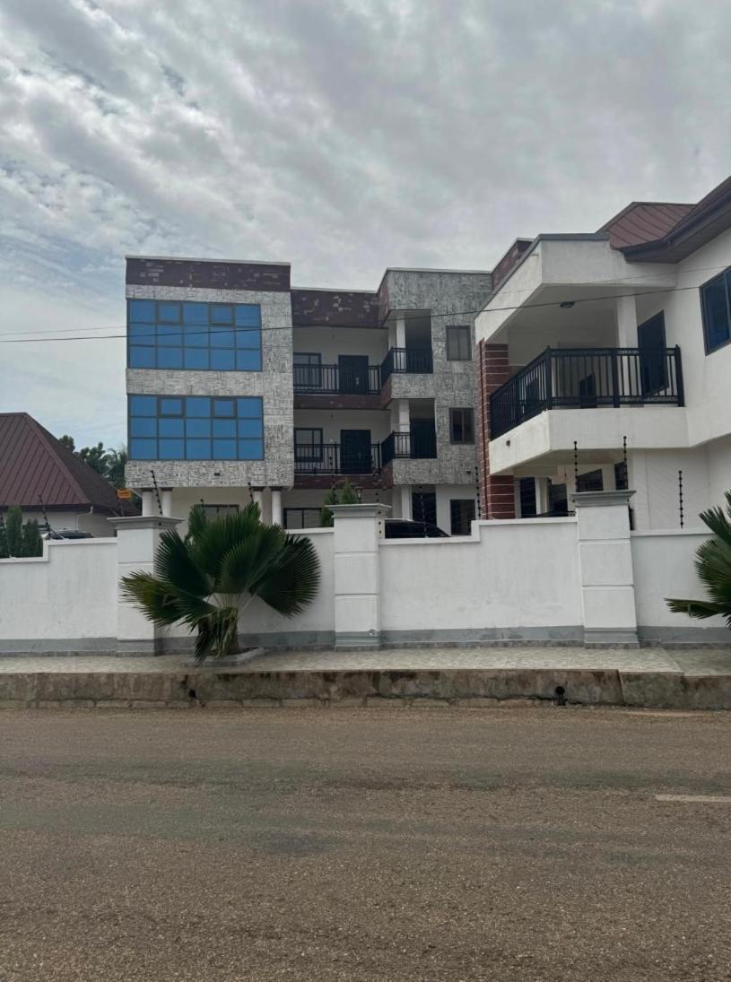 Baffour Apartments Adiebaba Exterior photo
