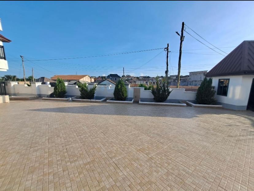 Baffour Apartments Adiebaba Exterior photo