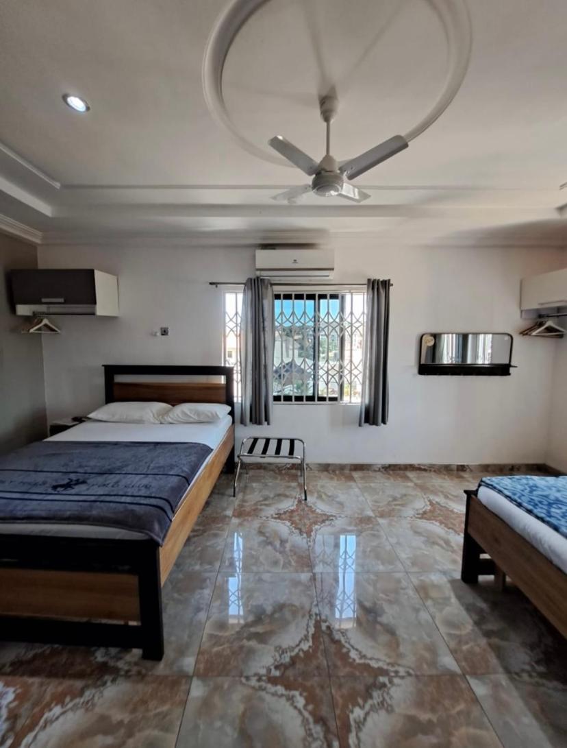 Baffour Apartments Adiebaba Exterior photo